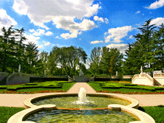 雰(fen)圍感拉滿(man)！濰坊市(shi)園林(lin)環(huan)衞(wei)集糰(tuan)怡景(jing)公(gong)司 全(quan)力做好(hao)“迎(ying)國(guo)慶(qing)”節前各(ge)項(xiang)工(gong)作(zuo)